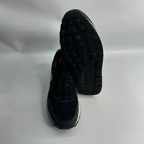 NIKE AIR MAX 1 PREMIUM #512033-076 MEN'S SIZE 9.5 BLACK METALLIC GOLD. - Picture 8 of 9